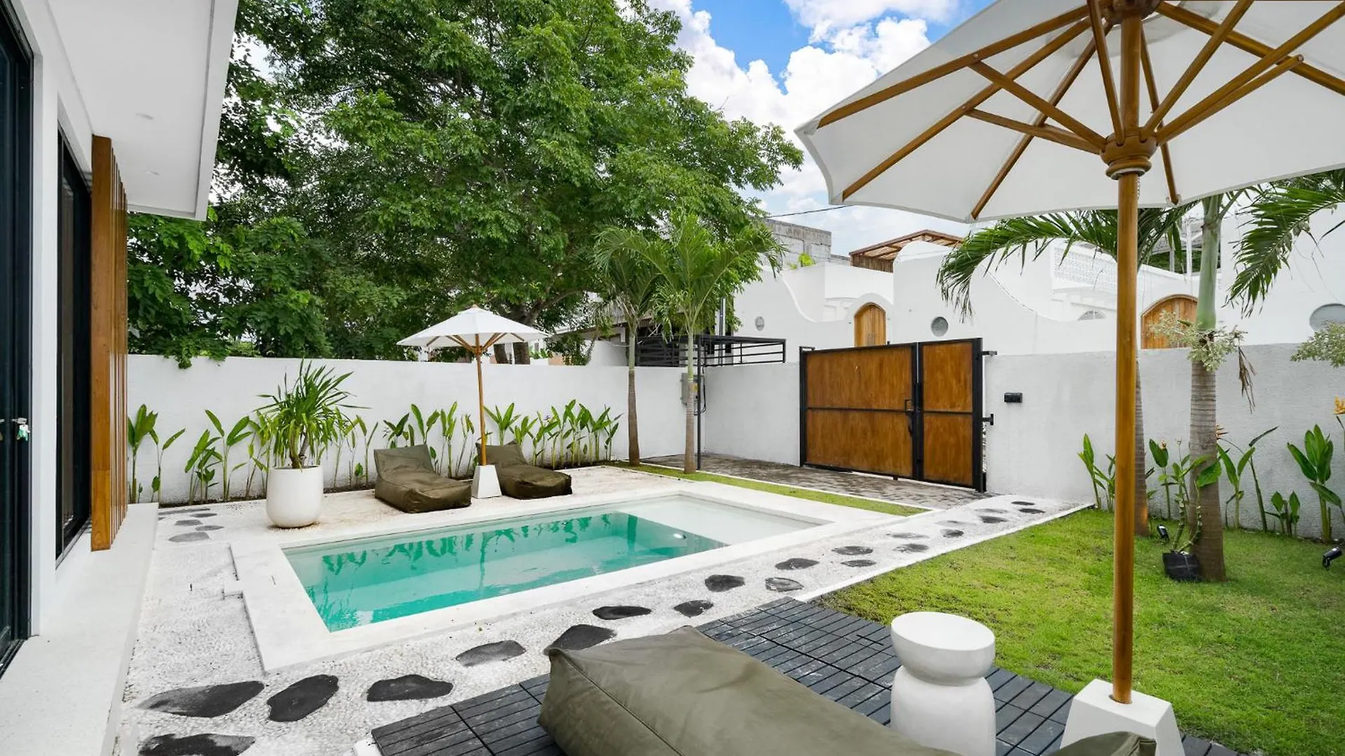 3Br Villa Gaya Near Balangan Beach - Uluwatu By Yolla Hospitality Pecatu  Indonesia