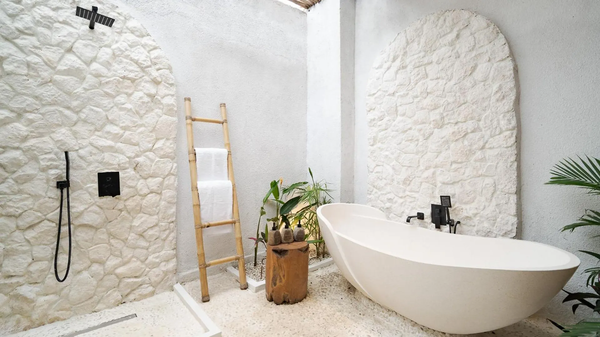 3Br Villa Gaya Near Balangan Beach - Uluwatu By Yolla Hospitality Pecatu  Pecatu (Bali)